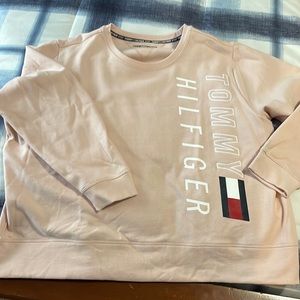 Women’s Tommy Hilfiger light pink sweatshirt